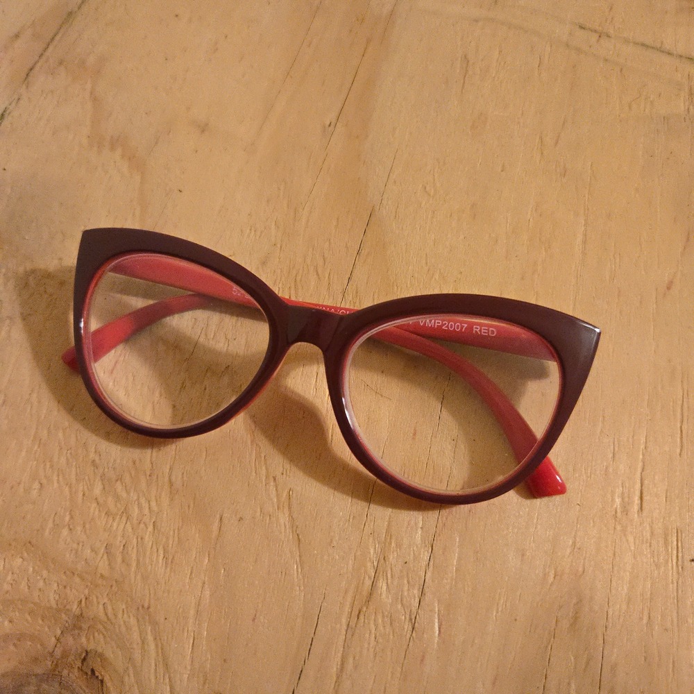 Betsey Johnson Cat Eye Eyeglasses Frames Womens Red Burgundy Two Tone EUC RX